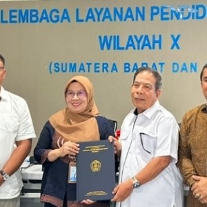 UPN Bukittinggi Terima SK Operasional Prodi S2 Hukum